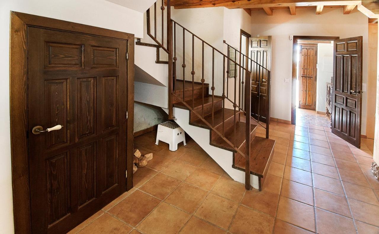 Hestia Vut Villa Ayllon Bagian luar foto